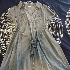 Denim maternity dress - Oh Baby by Motherhood (L)